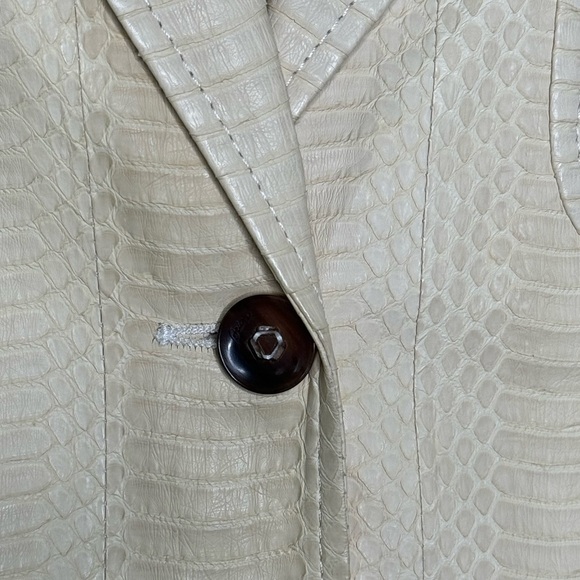 Brioni Women’s Python Leather Jacket – Exotic Elegance & Italian Craftsmanship - Picture 4 of 8